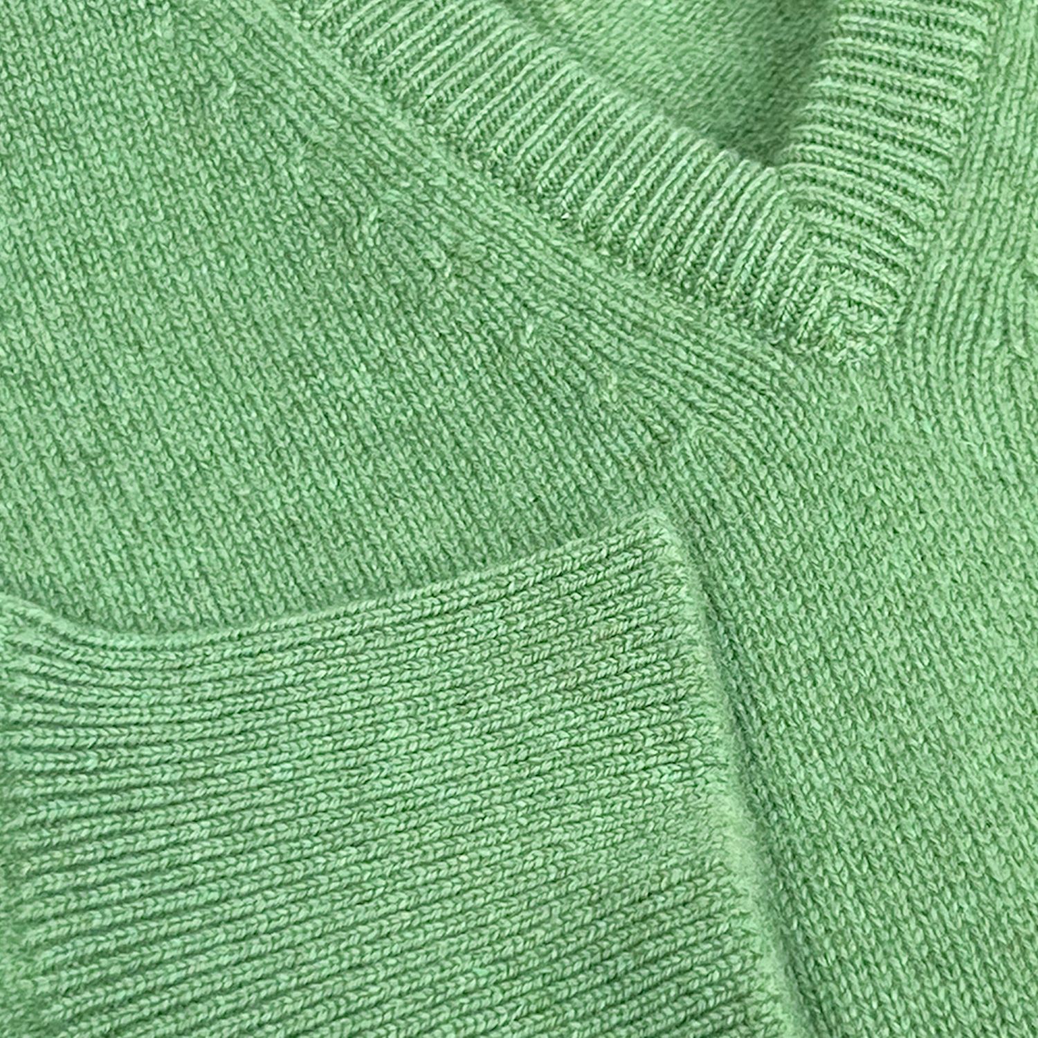 O'Connell's Scottish Cashmere V-Neck Sweater - Leaf Bud | Men's