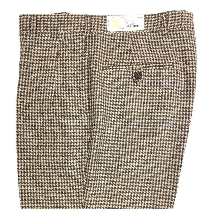 https://oconnellsclothing.com/pub/media/catalog/product/cache/e4d64343b1bc593f1c5348fe05efa4a6/rdi/rdi/oconnells-pleated-front-wool-tweed-trousers-brown-tan-houndstooth-with-red-navy-p233-p233_1.jpg